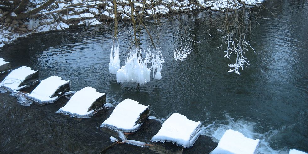 Winter an der Hochwasserschleuse